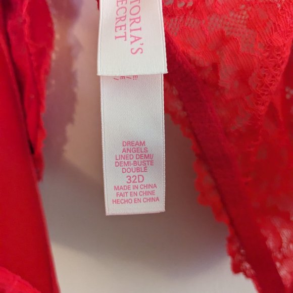 Victoria's Secret Rhinestone Red Bra 32D + 3 Panties Size Small - Picture 4 of 8
